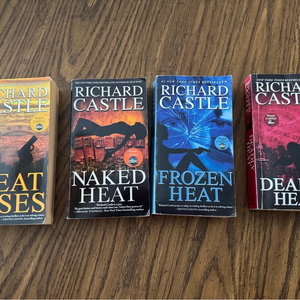 LOT of 7 RICHARD CASTLE Books. 3 Hardcover EUC 4 Soft Cover Great Condition - Picture 3 of 3